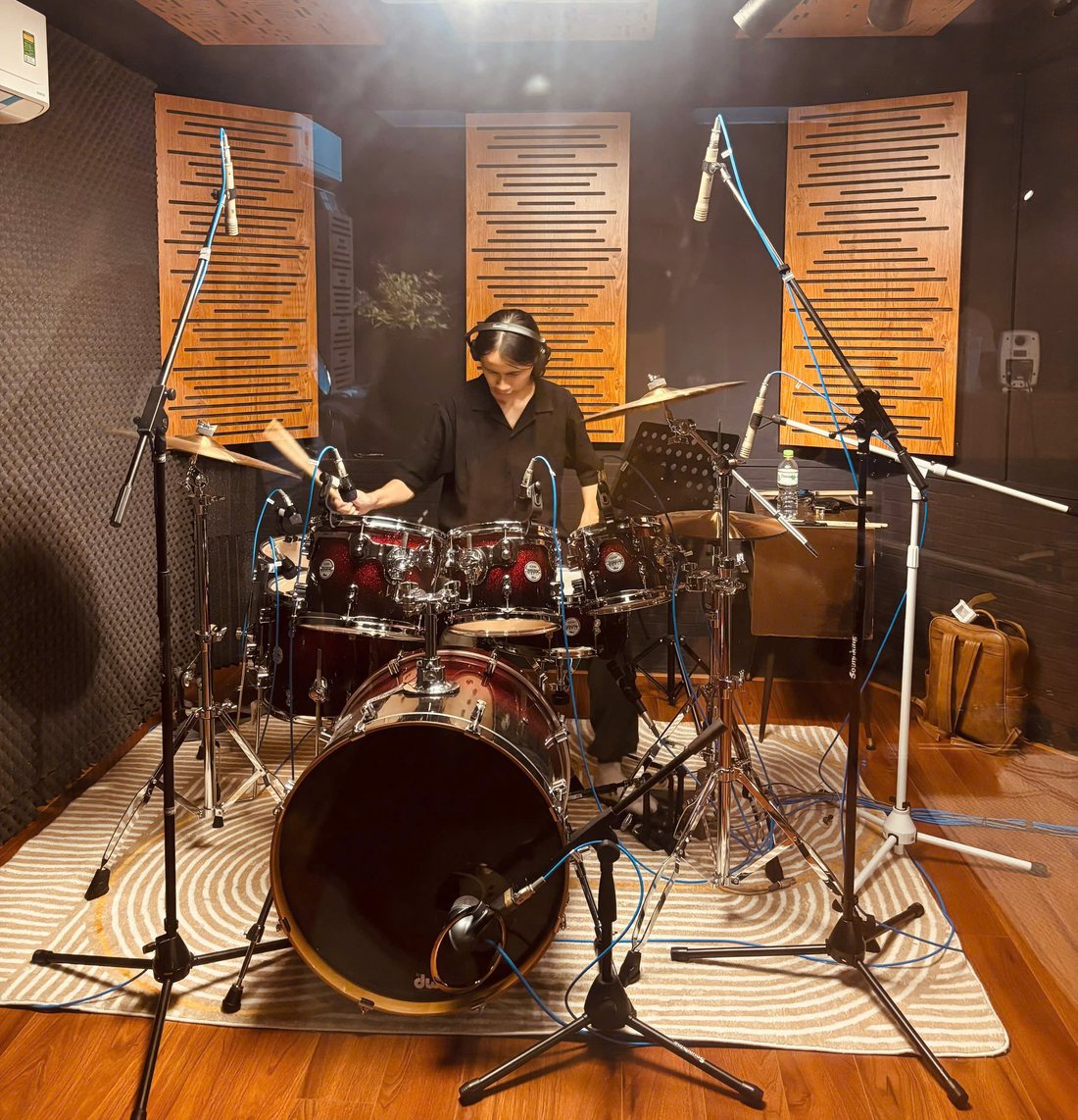 Recording the drums: every drum on its own microphone.